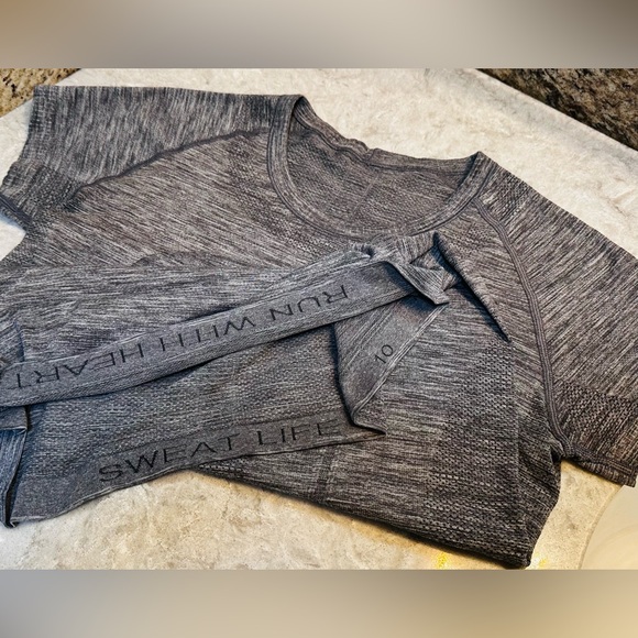 Lululemon Swiftly Tech Short-Sleeve Shirt Size 10 Gray - Picture 5 of 5